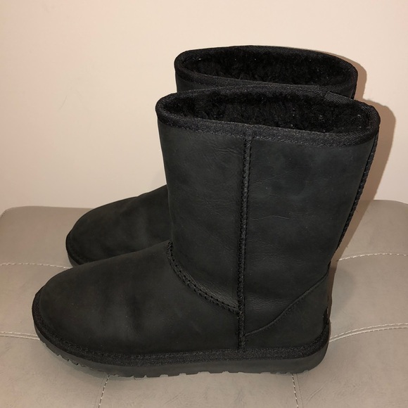 Black matte leather UGGS size 6 - Picture 3 of 6